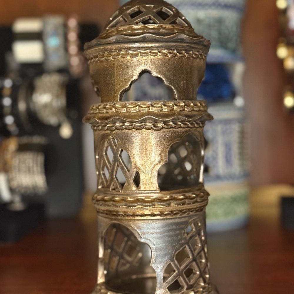 Porcelain Jewelry Box - Picture 11 of 13